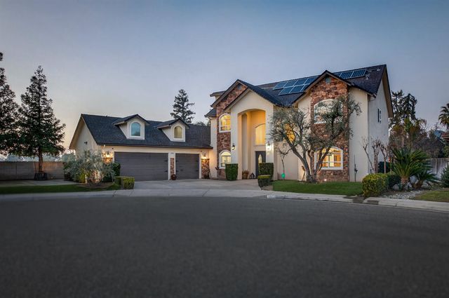 1303 Jordan Avenue, Clovis, CA 93611