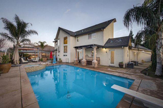 1303 Jordan Avenue, Clovis, CA 93611