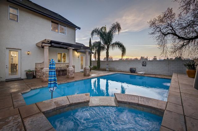 1303 Jordan Avenue, Clovis, CA 93611