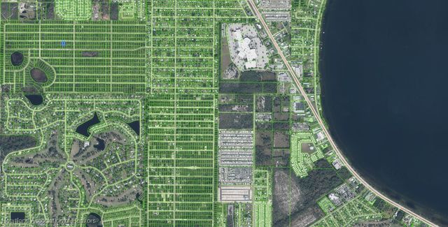 617 Parrot Avenue, Sebring, FL 33870