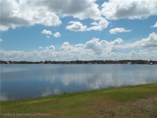 617 Parrot Avenue, Sebring, FL 33870