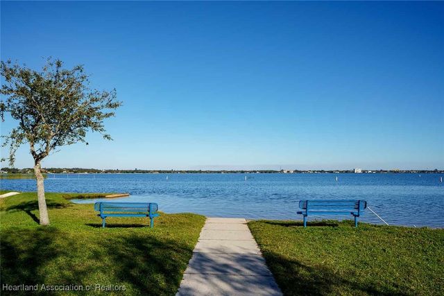 617 Parrot Avenue, Sebring, FL 33870