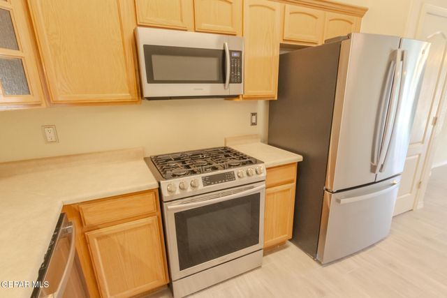 13758 Paseo Las Nubes Drive, Horizon City, TX 79928