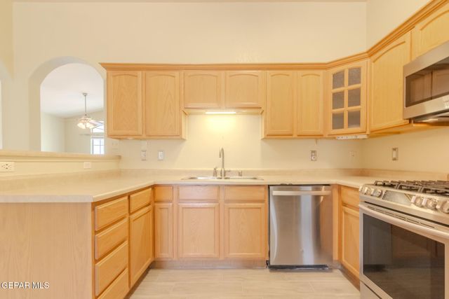 13758 Paseo Las Nubes Drive, Horizon City, TX 79928
