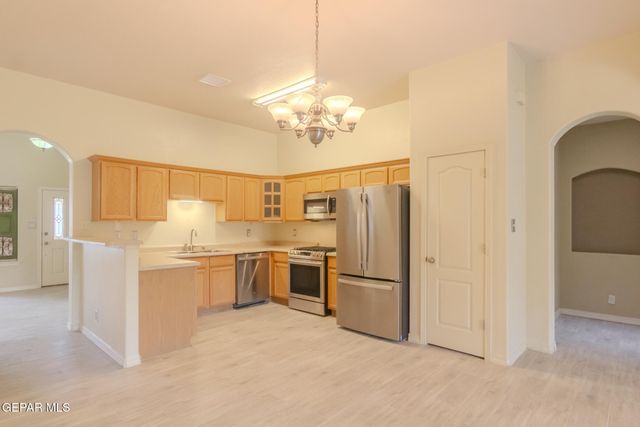 13758 Paseo Las Nubes Drive, Horizon City, TX 79928