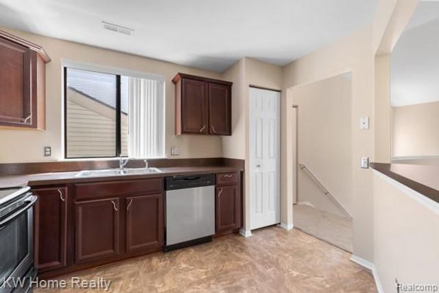 20791 Indian Creek Drive 78, Farmington Hills, MI 48335