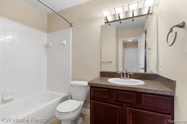 20791 Indian Creek Drive 78, Farmington Hills, MI 48335