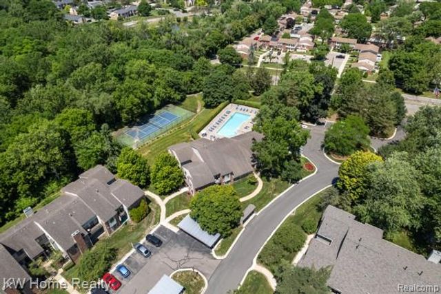 20791 Indian Creek Drive 78, Farmington Hills, MI 48335