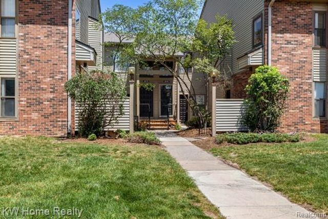 20791 Indian Creek Drive 78, Farmington Hills, MI 48335