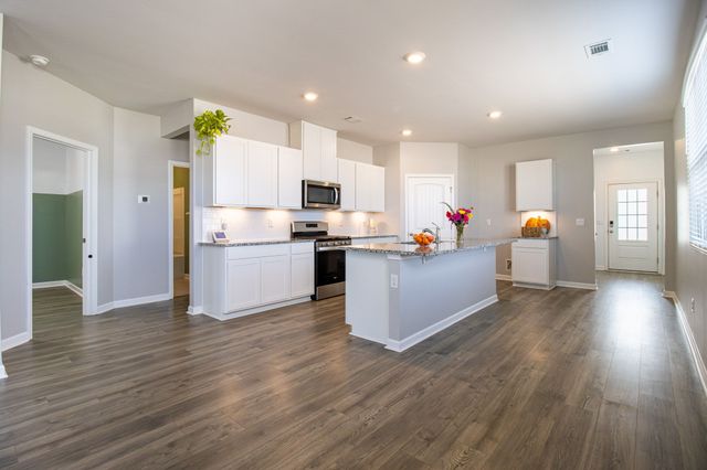 2405 Quinn Dr, White House, TN 37188