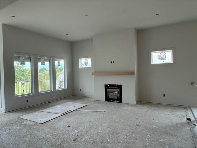 2148 Black Walnut Drive, Liberty, MO 64068