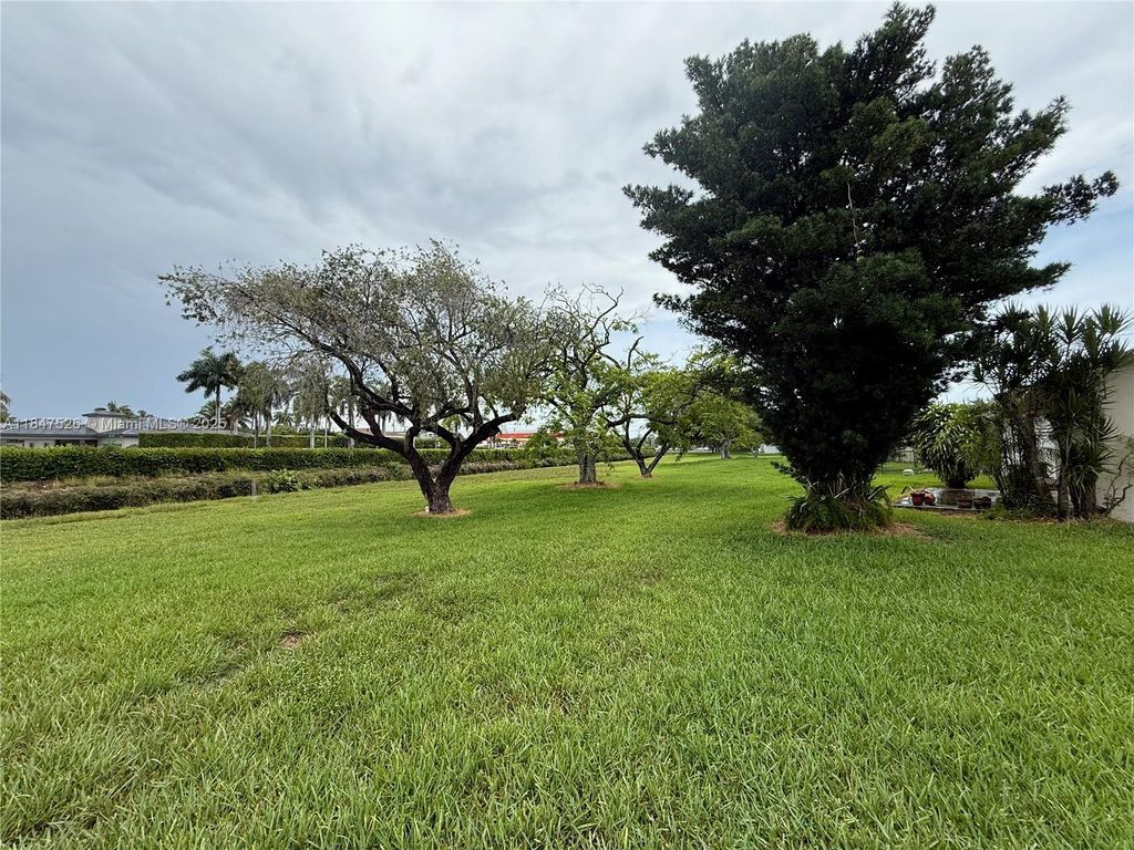 13821 SW 42nd Ter, Miami, FL 33175