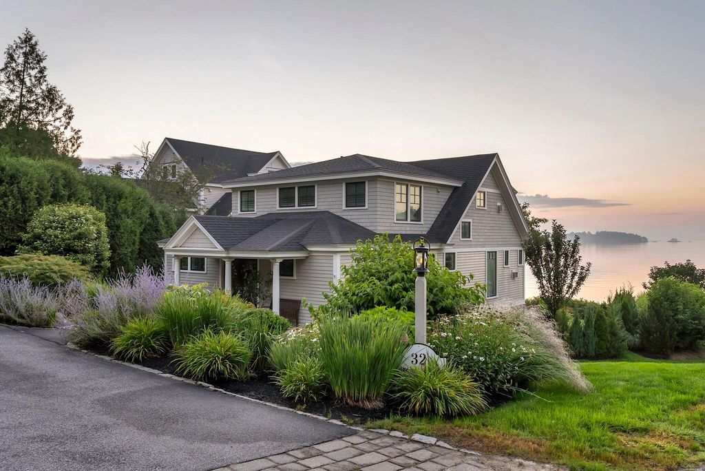 32 Edgewater Road, Falmouth, ME 04105 — exterior