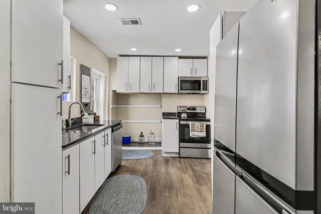 14 HANOVER STREET, New Oxford, PA 17350