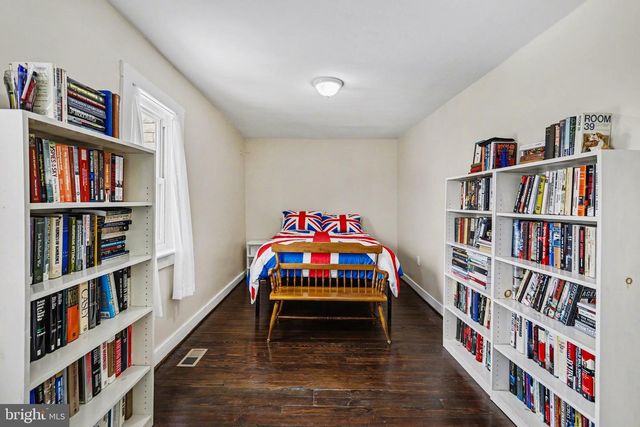 14 HANOVER STREET, New Oxford, PA 17350