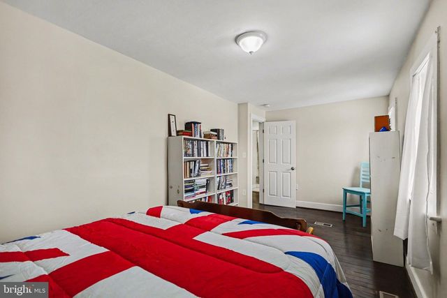 14 HANOVER STREET, New Oxford, PA 17350