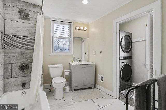 14 HANOVER STREET, New Oxford, PA 17350