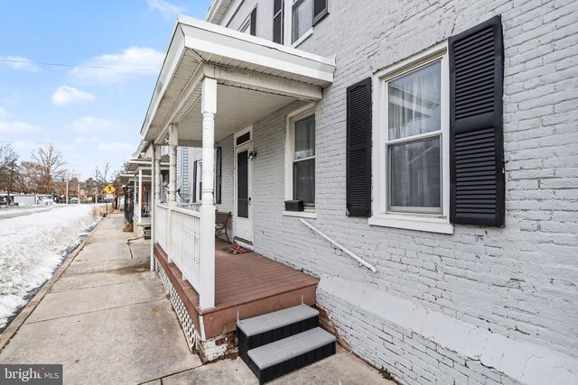 14 HANOVER STREET, New Oxford, PA 17350