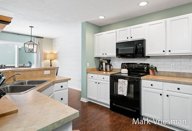 7938 Brewer Woods Court, Byron Center, MI 49315