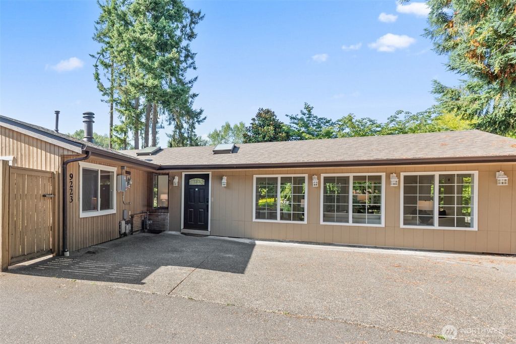 9223 128th Avenue NE, Kirkland, WA 98033