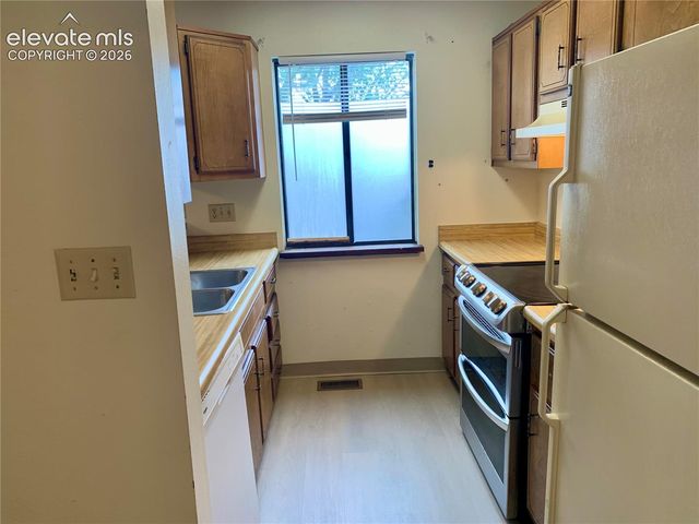 879 London Green Way, Colorado Springs, CO 80906