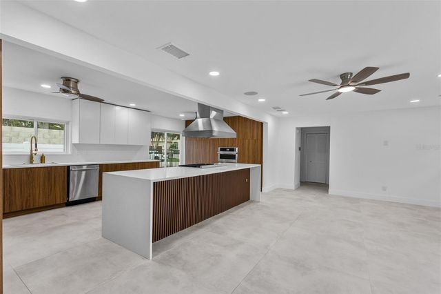 115 RAFAEL BOULEVARD NE, St Petersburg, FL 33704