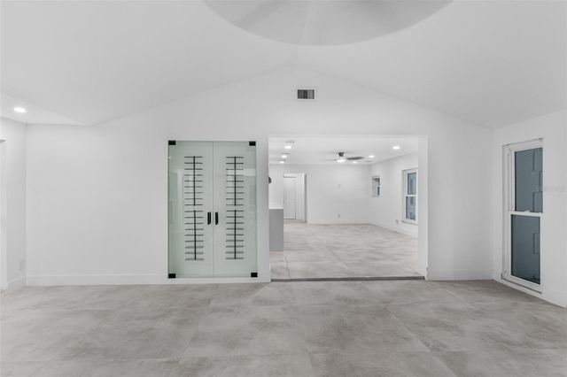 115 RAFAEL BOULEVARD NE, St Petersburg, FL 33704