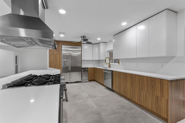 115 RAFAEL BOULEVARD NE, St Petersburg, FL 33704