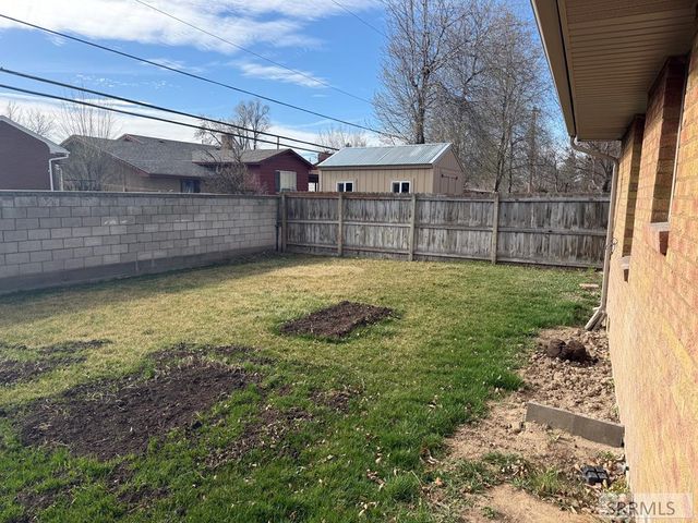 275 Linden Drive, Idaho Falls, ID 83401