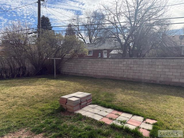 275 Linden Drive, Idaho Falls, ID 83401