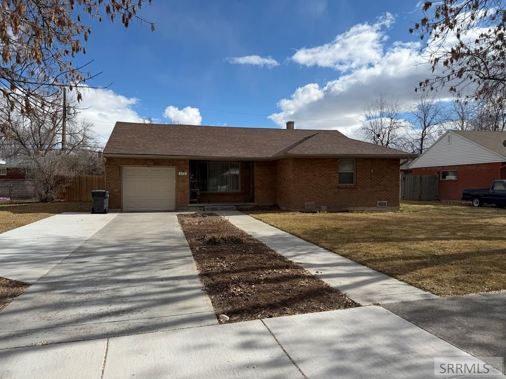 Image 2 of property listing at 275 Linden Drive, Idaho Falls, ID 83401