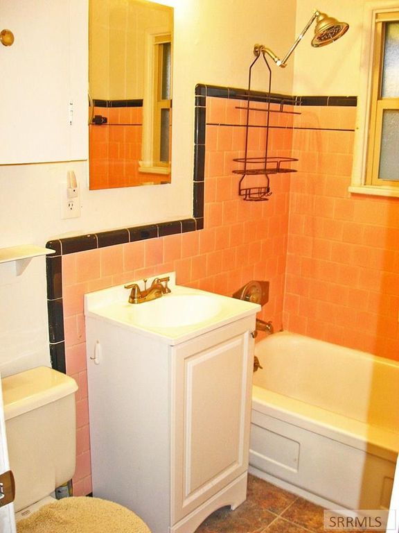 Image 8 of property listing at 275 Linden Drive, Idaho Falls, ID 83401