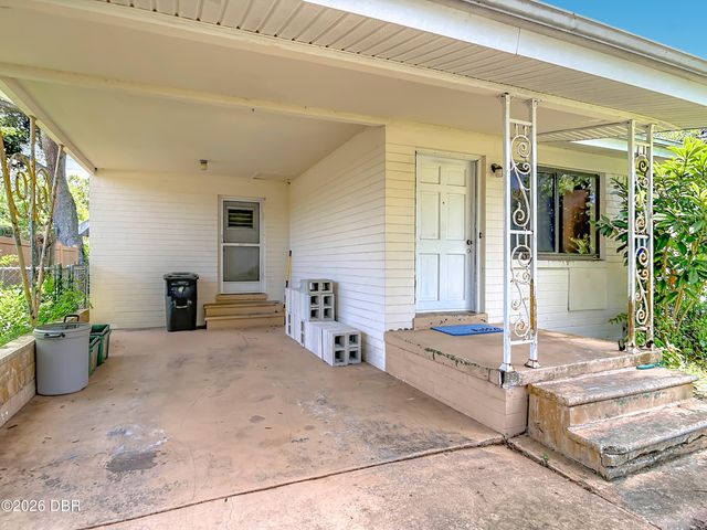 1926 Papaya Drive, South Daytona, FL 32119