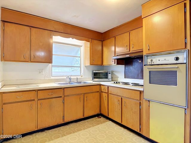 1926 Papaya Drive, South Daytona, FL 32119