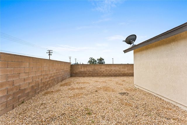 15797 Paine, Fontana, CA 92336