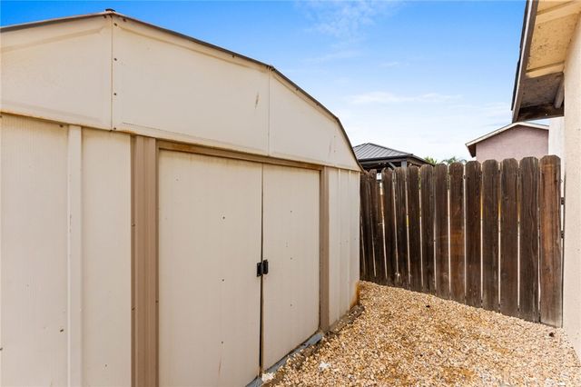 15797 Paine, Fontana, CA 92336