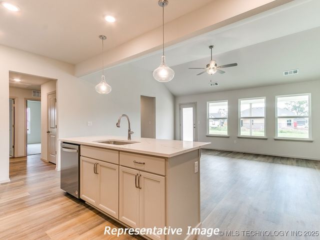 3421 E 153rd Street S, Bixby, OK 74008