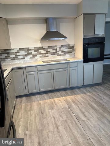 11 RIDGEWOOD PL, Willingboro, NJ 08046