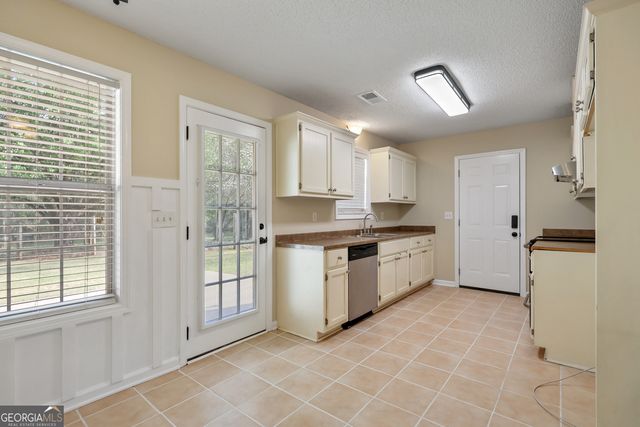 1205 County Line Road, Griffin, GA 30224