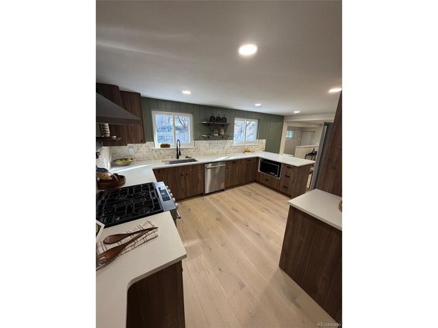 1750 S Ames St, Lakewood, CO 80232