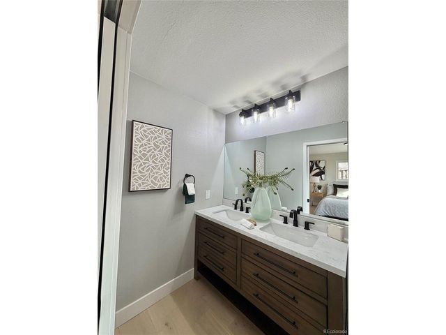 1750 S Ames St, Lakewood, CO 80232