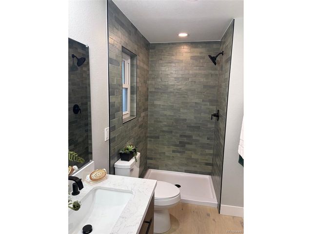 1750 S Ames St, Lakewood, CO 80232