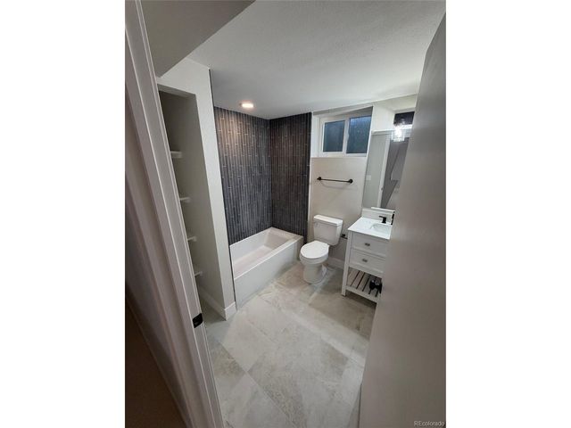 1750 S Ames St, Lakewood, CO 80232