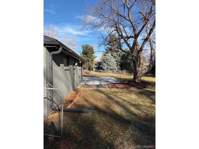 1750 S Ames St, Lakewood, CO 80232