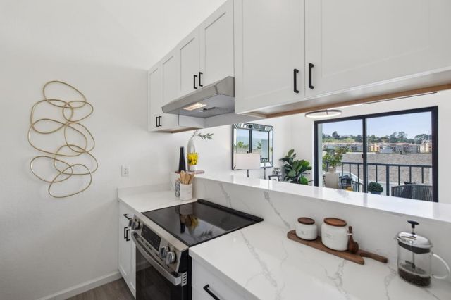 1 Appian Way 703-2, South San Francisco, CA 94080