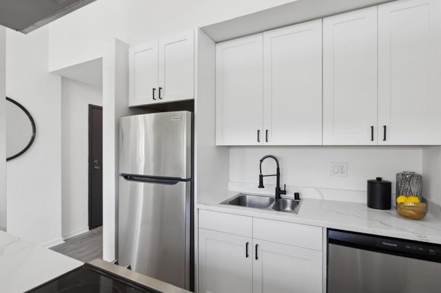 1 Appian Way 703-2, South San Francisco, CA 94080