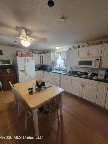 11213 Easley Road, Moss Point, MS 39562