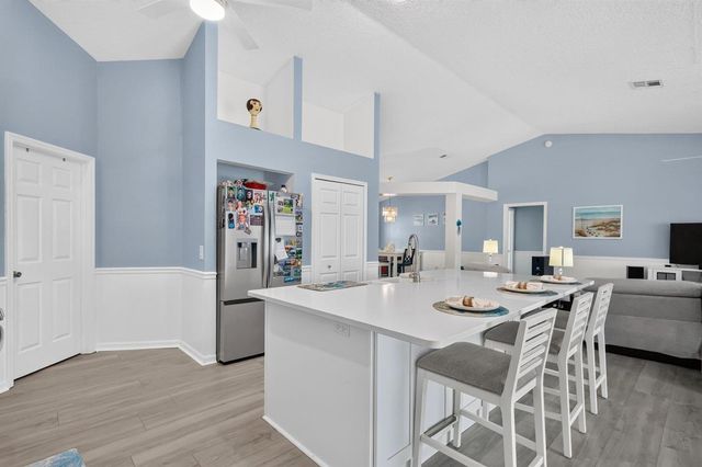 8295 SANDPINE Circle, Port St. Lucie, FL 34952