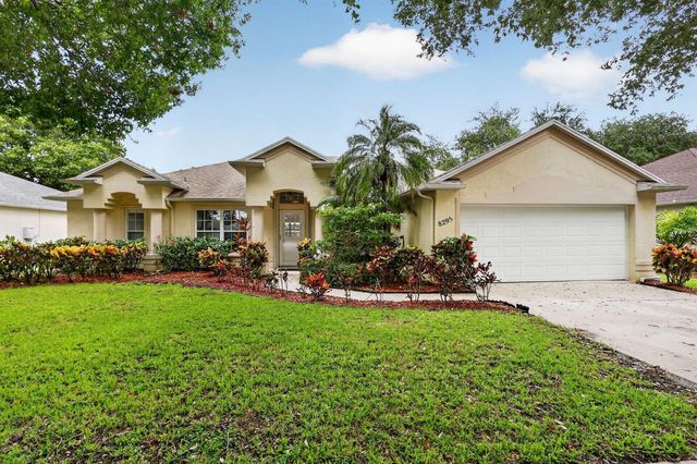 8295 SANDPINE Circle, Port St. Lucie, FL 34952