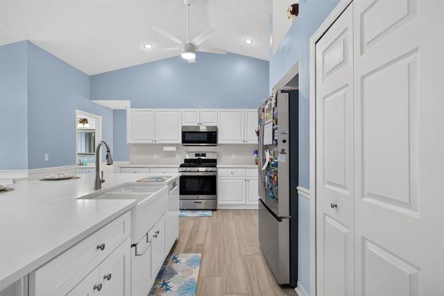 8295 SANDPINE Circle, Port St. Lucie, FL 34952